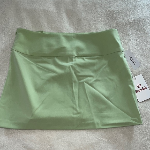 Green skirt - Picture 4 of 8